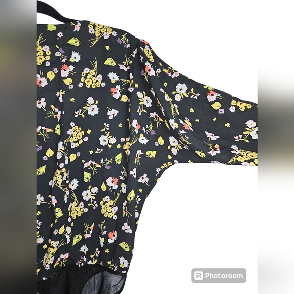 ASTR The Label Blouse Bodysuit Floral Size Small Black - Picture 4 of 9